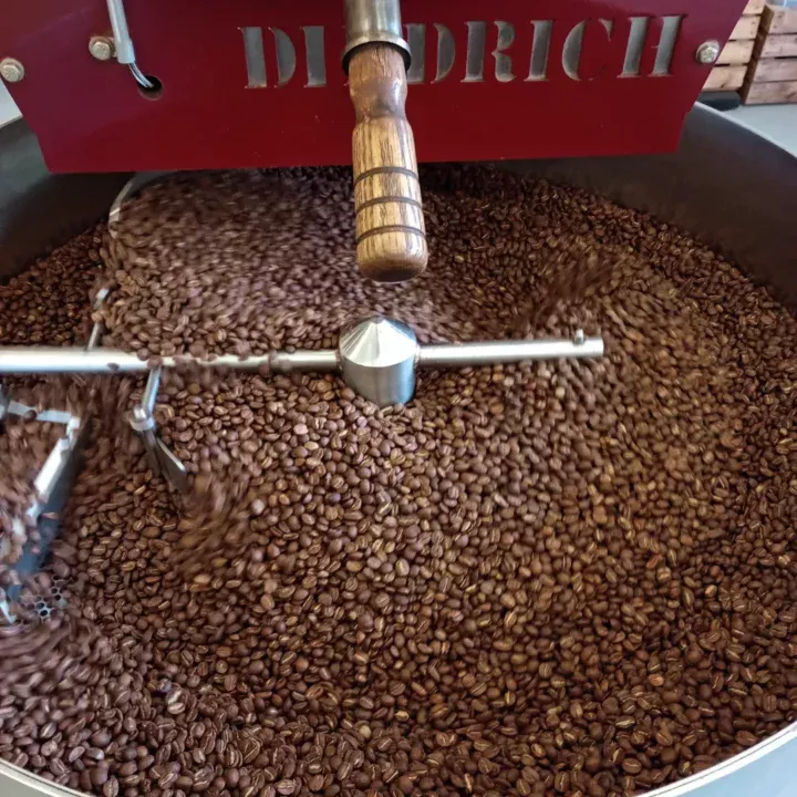 Grains de café après torréfaction